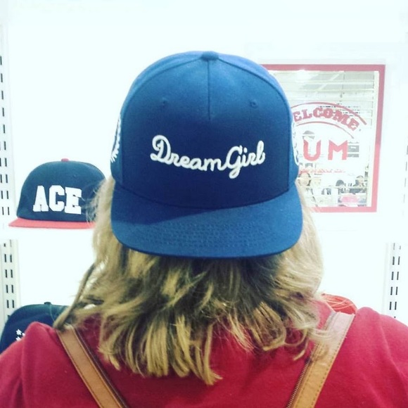 Meet your Posher, Elyse - Picture 1 of 1